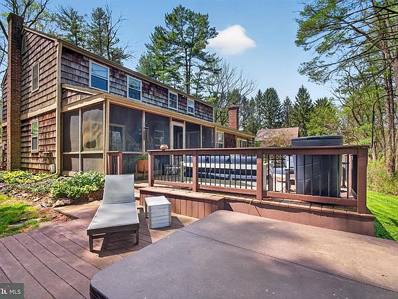 4th image of 21 Pine Dr