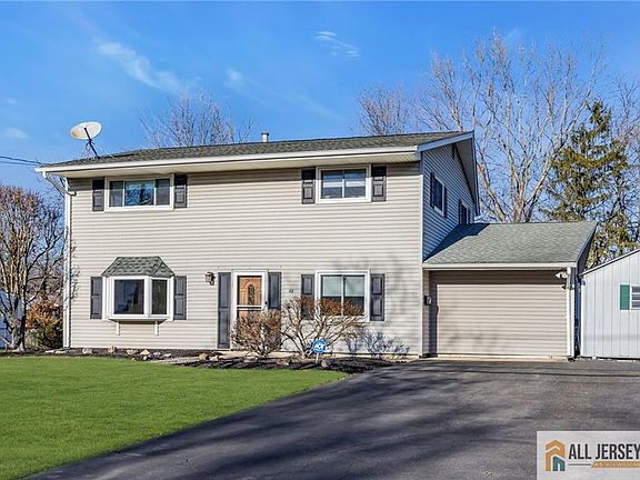 3rd image of 68 Hastings Rd