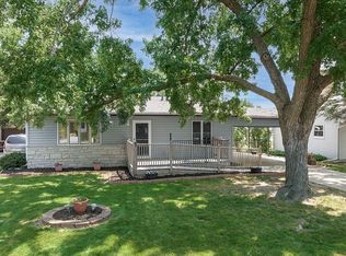 307 8th Ave, Hiawatha, IA 52233