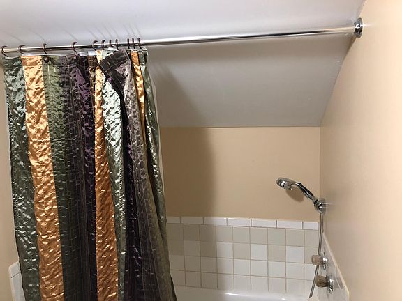 5th image of 222 Ottawa St APT C