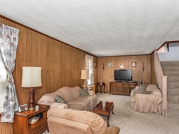 3rd image of 217 Park Ave