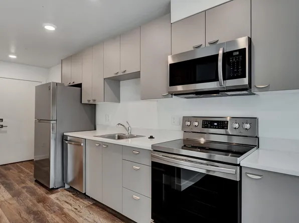 Cardy on Woodstock, 5111 SE Woodstock Blvd #210, Portland, OR 97206