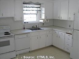 2nd image of 17 Brookmoor Rd