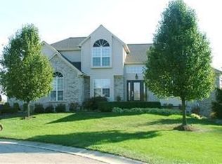 269 Diamond Dr, Centerville, OH 45458
