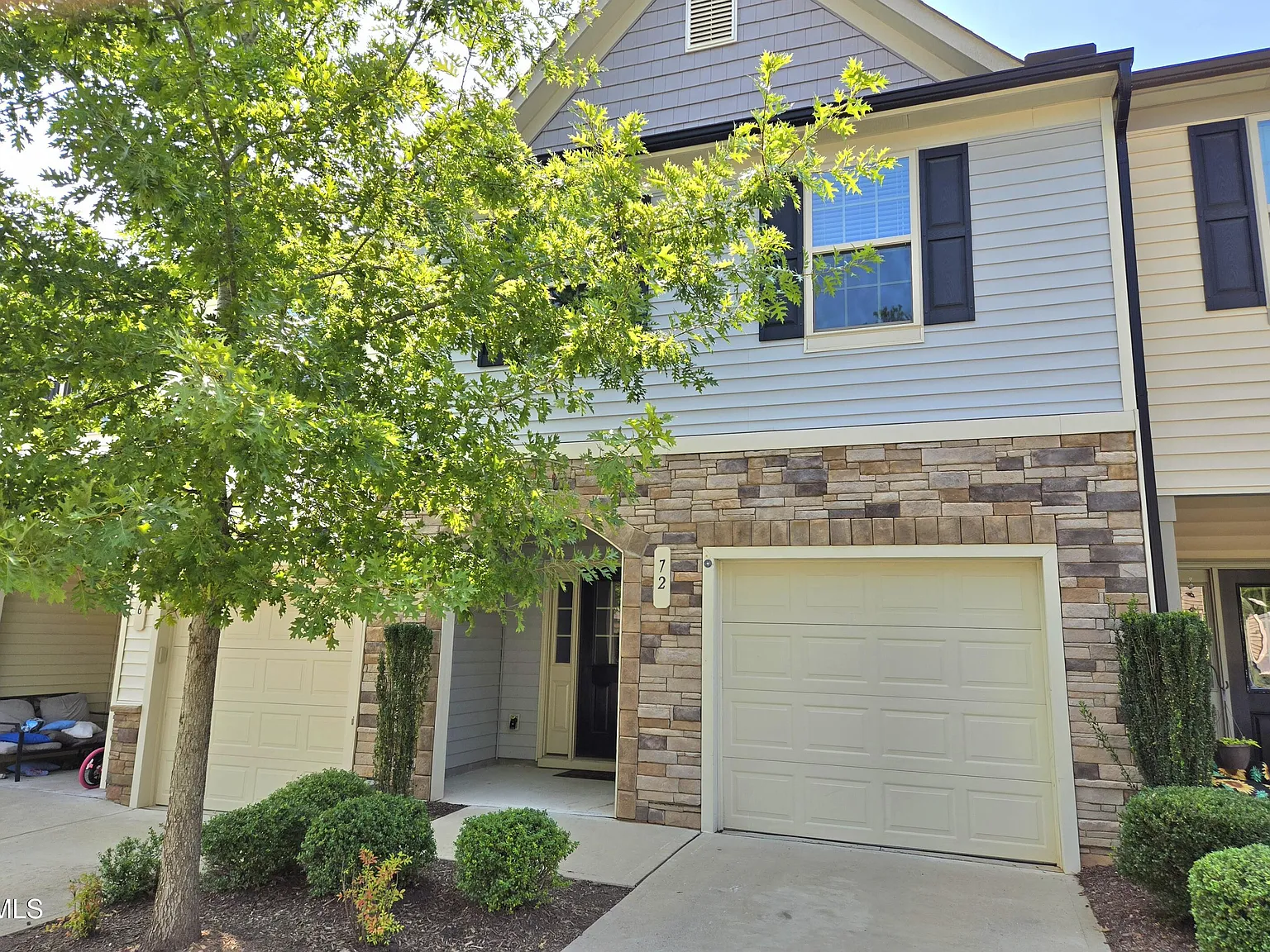 3 bed, 2.5 bath, 1617 sqft, $1,675 — Photo 1