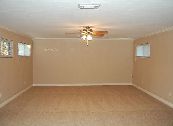 5th image of 2029 Meeker Dr