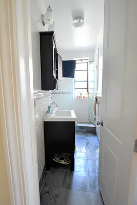 Rented by Clove Realty LLC | media 40