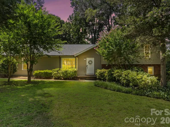 5381 Woodside Dr, Rock Hill, SC 29732