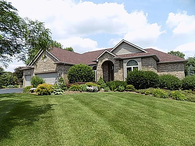 1710 Walnut Ct photo 1