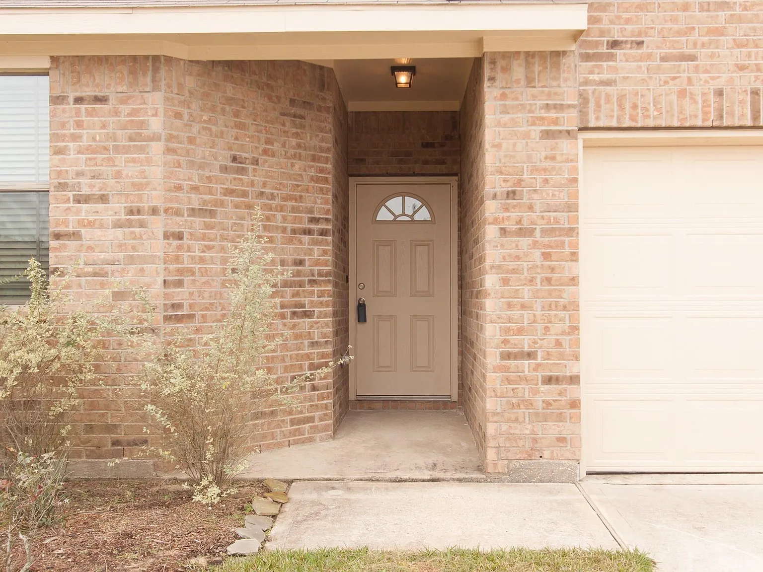 3 bed, 2.0 bath, 1441 sqft, $1,750 — Photo 4