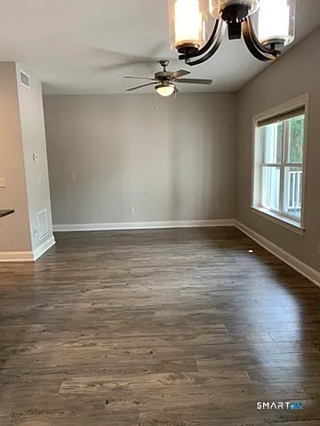 102 Edgewater Cir #C — Photo 5