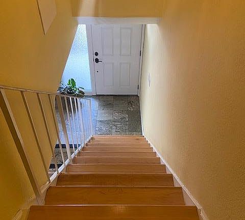 4th image of 966 Cartier Ln