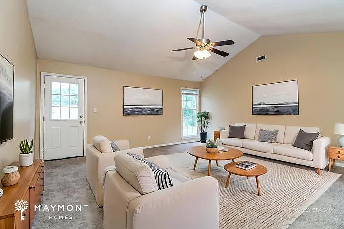 306 Gippy Dr — Photo 3