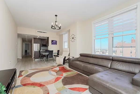 Sold by Golden Real Corp. | media 21