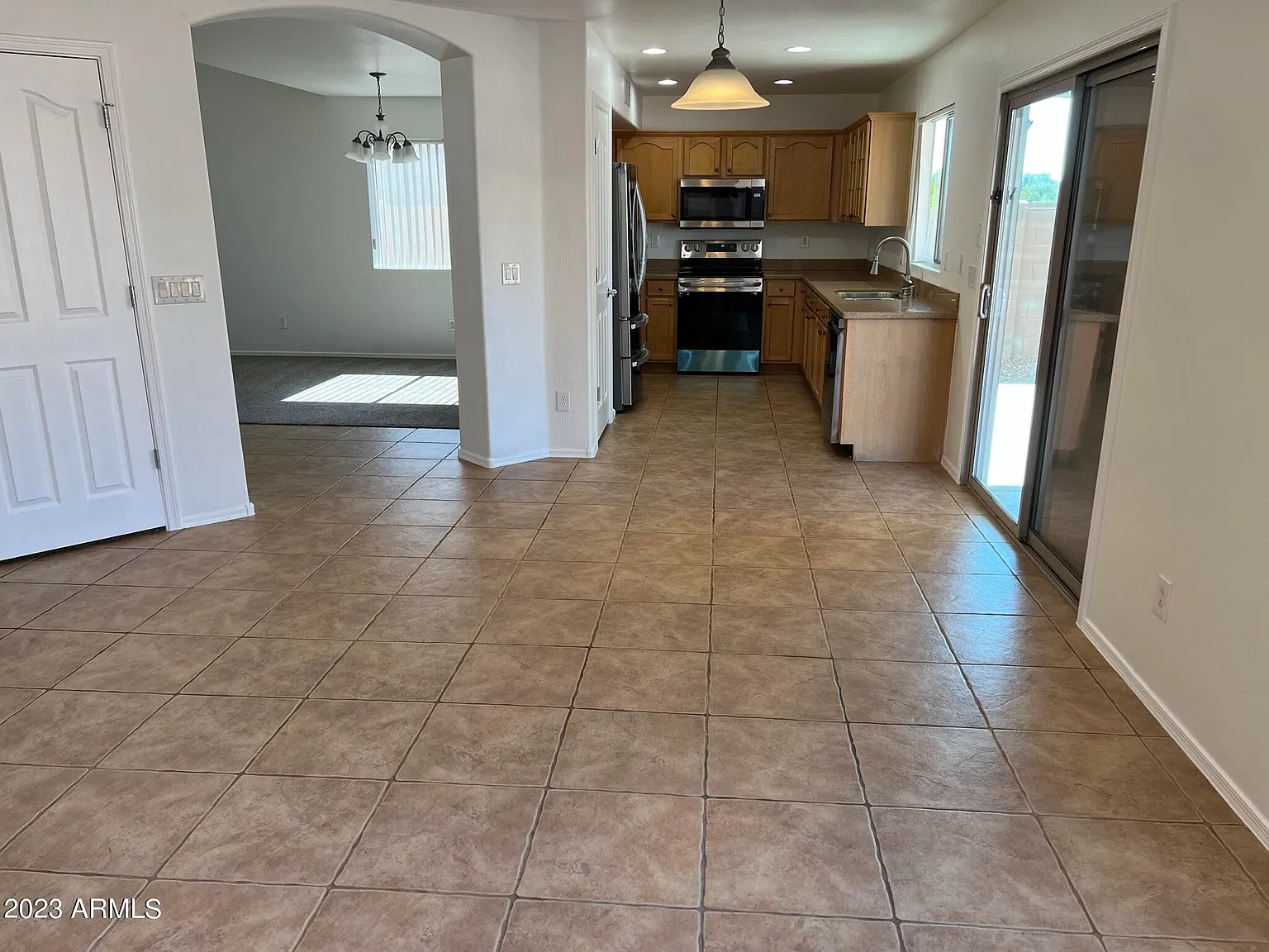 4 bed, 2.5 bath, 1964 sqft, $2,250 — Photo 3