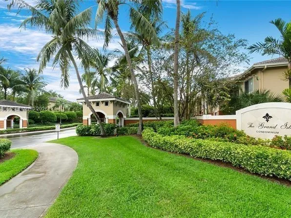 4197 N Haverhill Rd APT 213, West Palm Beach, FL 33417