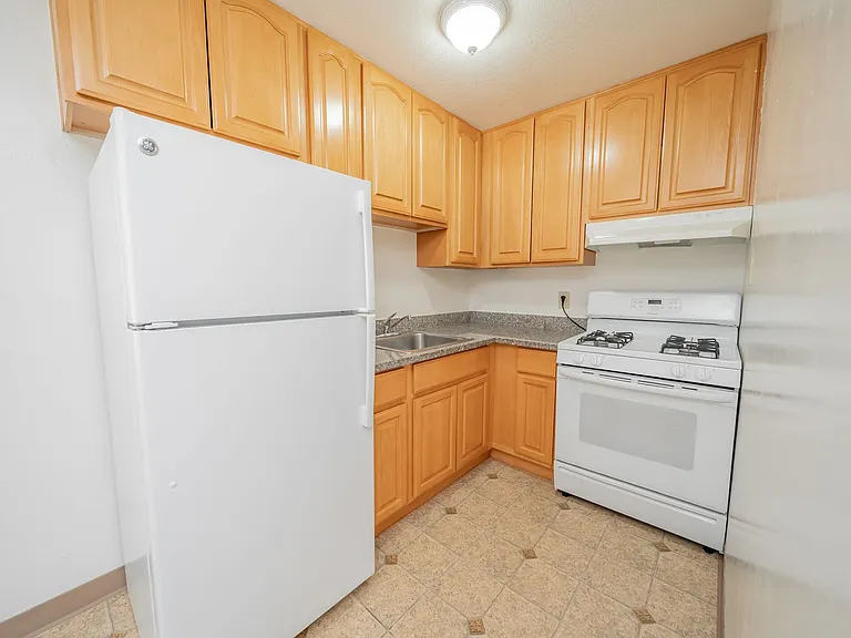 Orchard Apartments — Photo 4