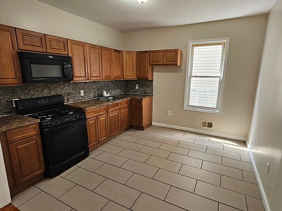 2nd image of 930 S 20th St Floor 1