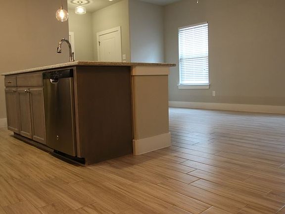 4th image of 8037 Arbor Ave