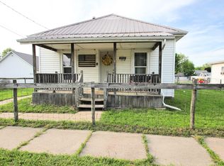 1915 Demorest Ave, Muscatine, IA 52761