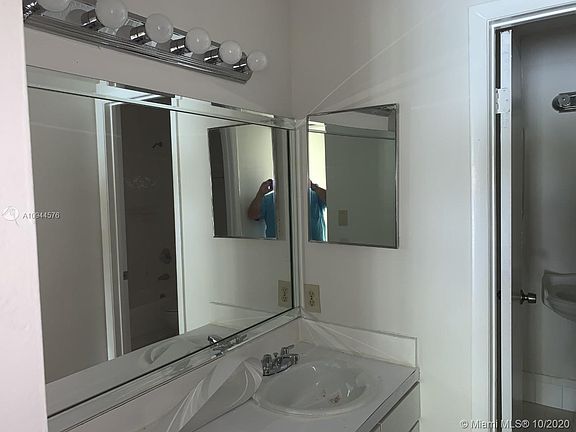 5th image of 1400 Jefferson Dr #1400E