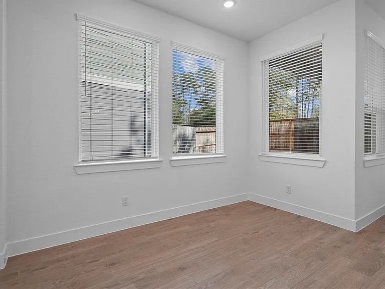 120 Red Cascade Ct — Photo 16