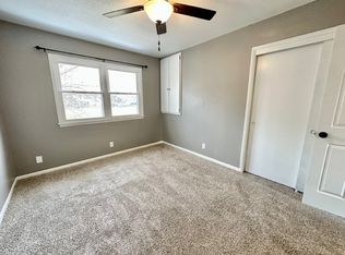6902 Urbandale Ave, Urbandale, IA 50322