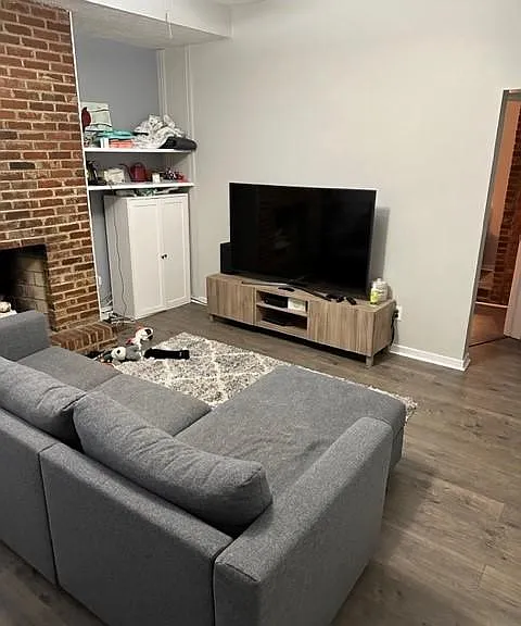 5742 Howe St #1 — Photo 3
