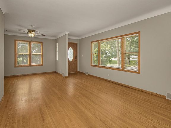 5th image of 501 Manning Ave S