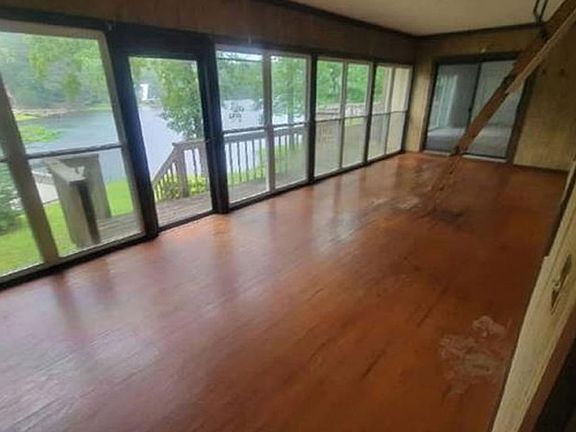 4th image of 85 Bryant St