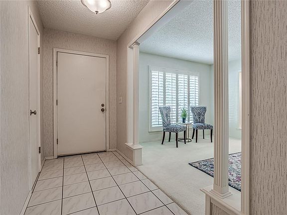 4th image of 1812 Chaparral Ln