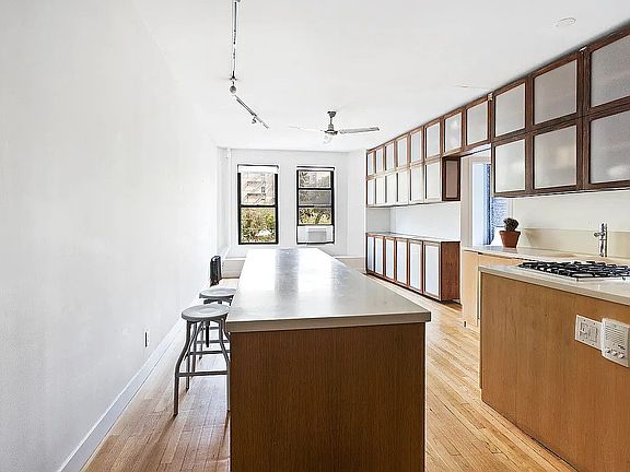3rd image of 149 Avenue C #2