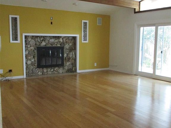4th image of 11502 Creek Dr