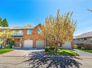 1000 Upper Paradise Rd #16, Hamilton, ON L9B2S7