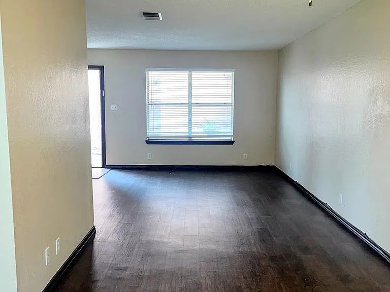2906 Treasure Hills Blvd #D — Photo 10