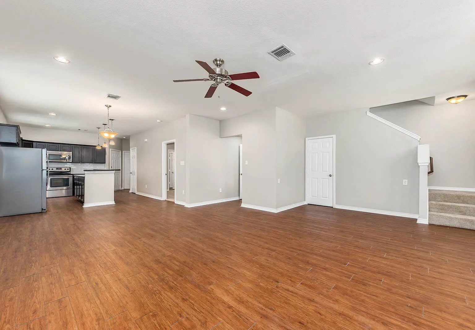 6 bed, 5.5 bath, 2900 sqft, $6,000 — Photo 4