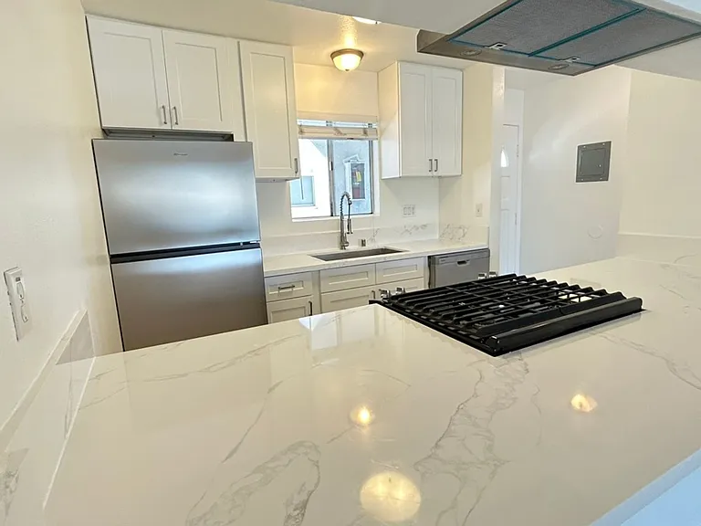 755 Gaviota Ave — Photo 1