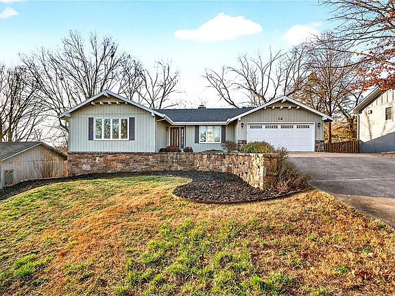 3rd image of 14 Elizabeth Dr