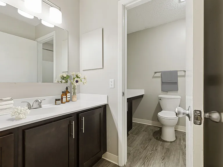 Bradley House Apartments — Photo 6