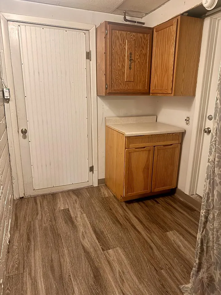 Studio, 1.0 bath, 225 sqft, $725 — Photo 4