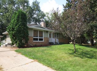 984 Transit Ave, Roseville, MN 55113