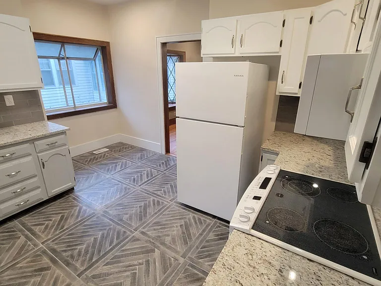 1047 N Coolidge Ave — Photo 23
