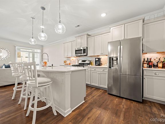 4th image of 15009 Savannah Hall Dr