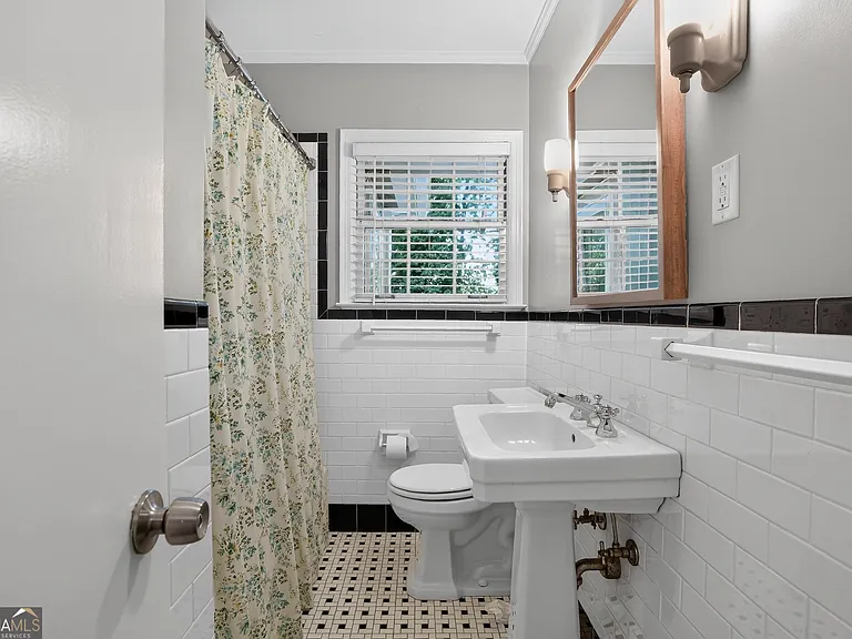 807 Cardova Dr NE — Photo 13