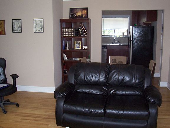 4th image of 2708 W Lunt Ave APT 204