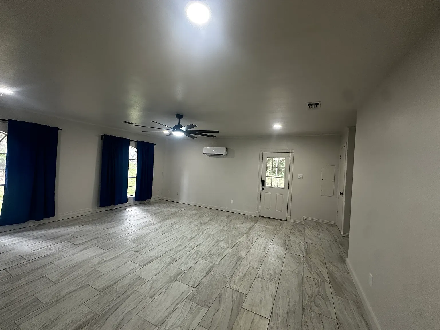 4 bed, 2800 sqft, $2,500 — Photo 3
