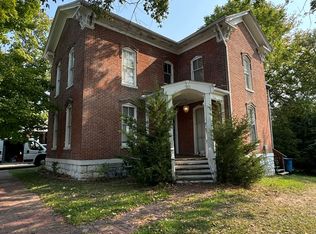 715 Henry St #C, Alton, IL 62002