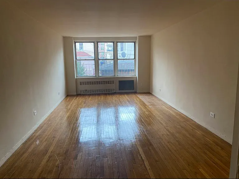 222 E 8th St #5M — Photo 6