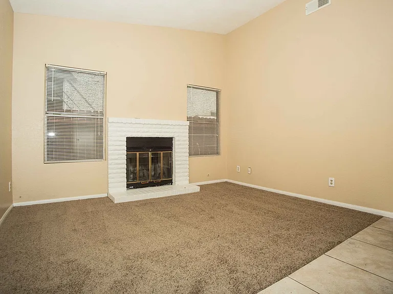 3926 Lincoln Rd — Photo 3