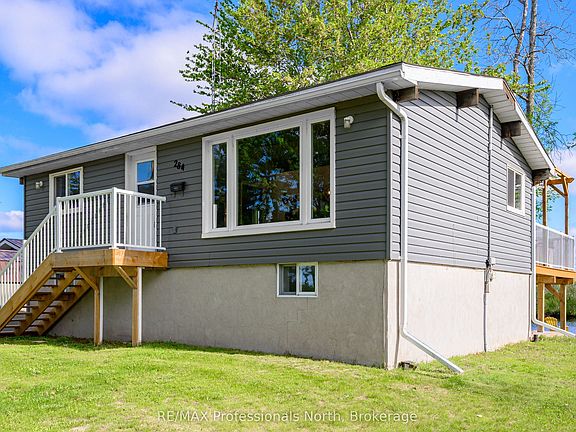 3rd image of 284 Moorings Dr